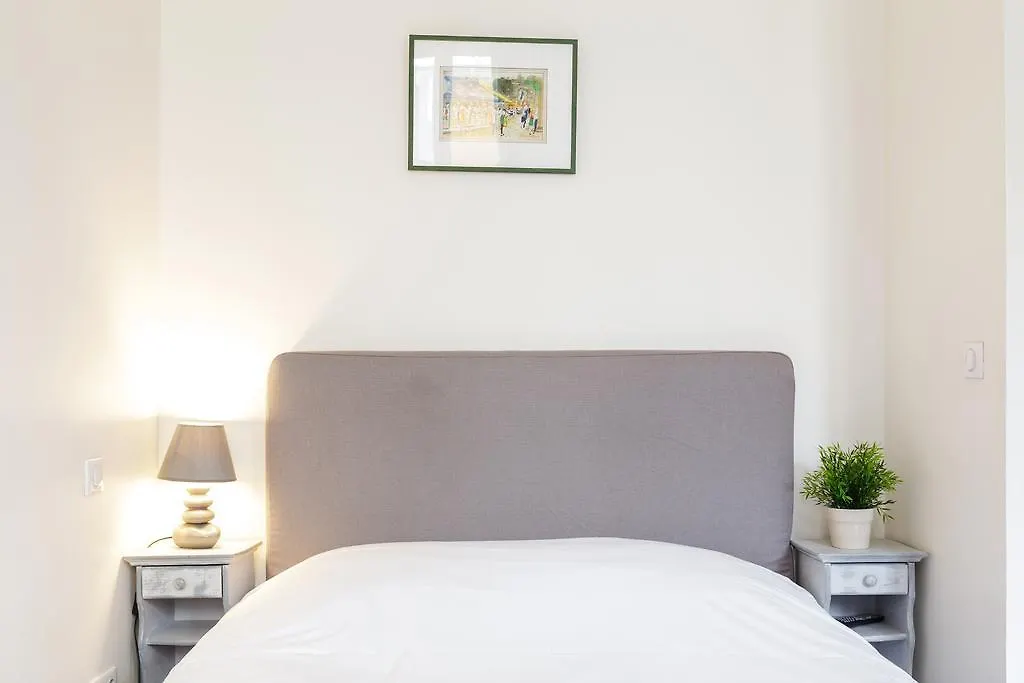 Apartment Blanc Et Gris Paris