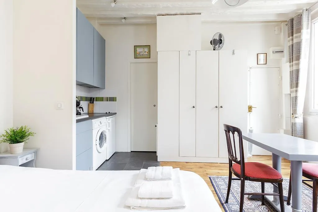 Blanc Et Gris Apartment *